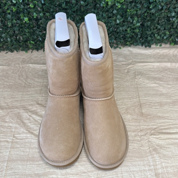 UGG Classic Short II - W5 - Picture 4 of 8